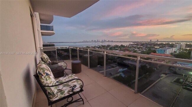 Building Photo - 7901 Hispanola Ave