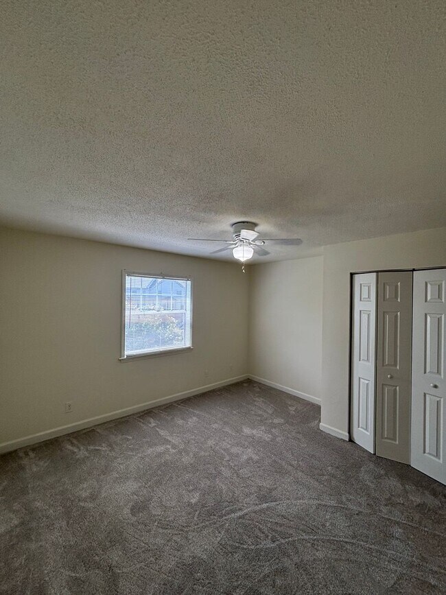 Building Photo - 2502 Avent Ferry Rd