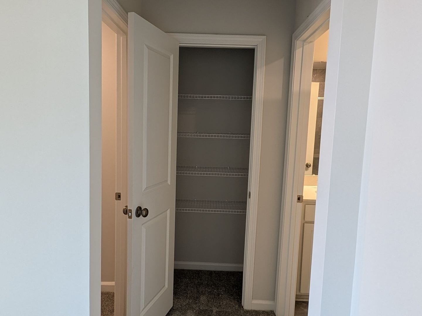 Building Photo - 556 Glen Clova Dr