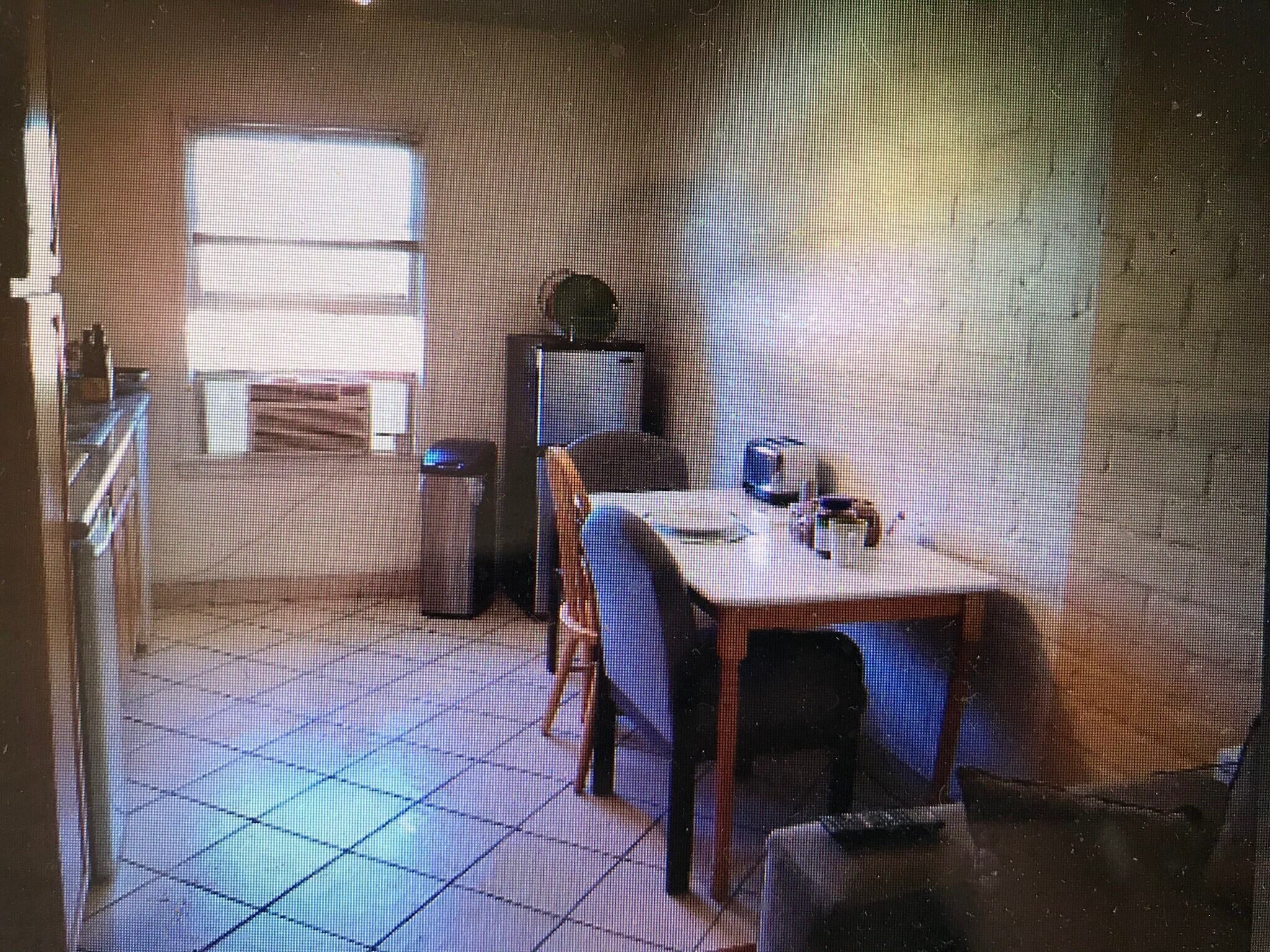 Kitchen area - 2023 Cloverfield Blvd