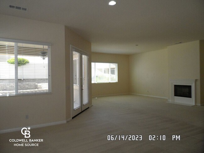 Building Photo - Sun City 55+ Gated Community, Golf Course, Clubhouse, 2 Bedroom, 2.5 Bathrooms, 2.5 Car Garage, 2...