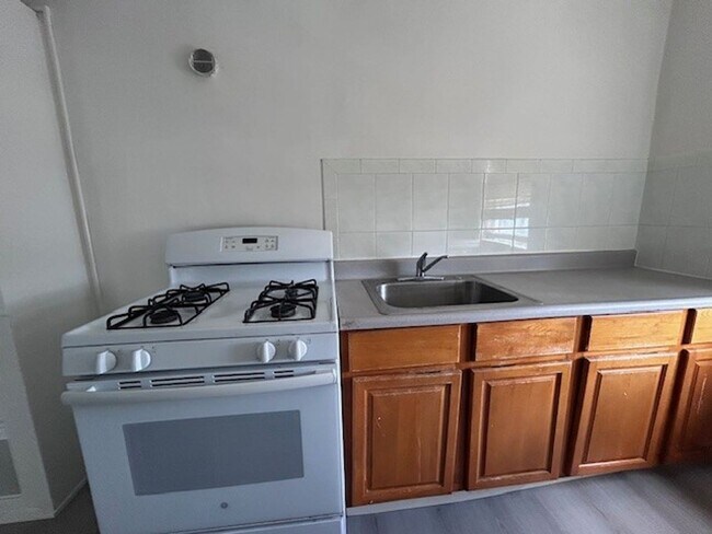 Building Photo - 2437 Shattuck Ave.