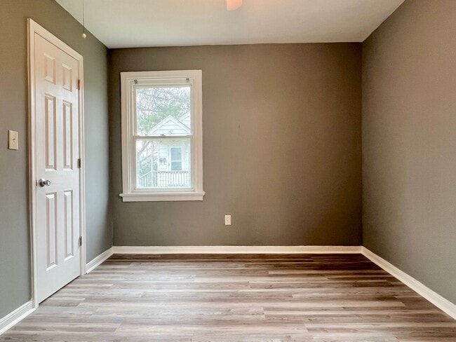 Building Photo - 3209 Chesham St