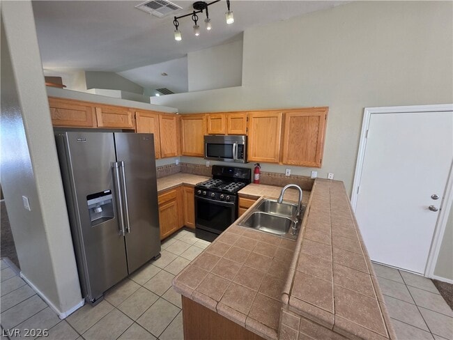 Building Photo - 6674 Jordan River Dr