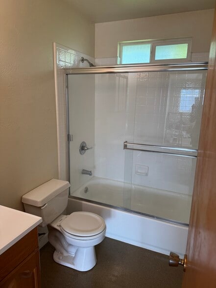 Building Photo - 191 Burnham Ct