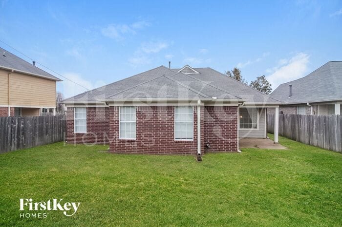 Building Photo - 6935 Naples Dr