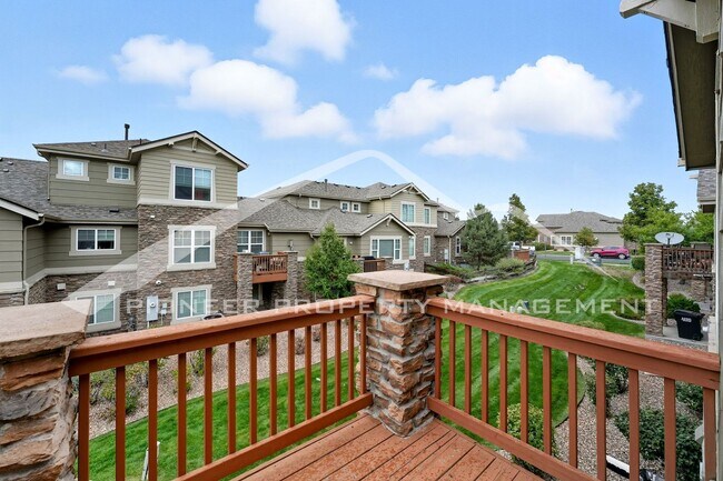 Building Photo - Gorgeous Townhouse with Gas Fireplace and ...