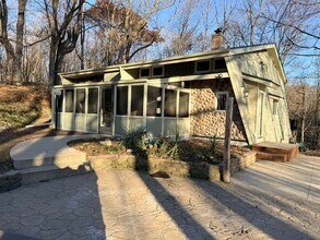 Building Photo - 3 Bed 2.5 Bath Home for Rent, 3.25 Wooded Acres, Oconomowoc Area Schools