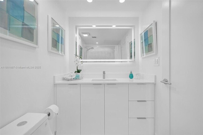 Building Photo - 2501 S Ocean Dr