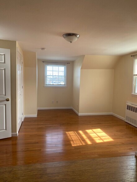 Living room - 2A Cecil Pl