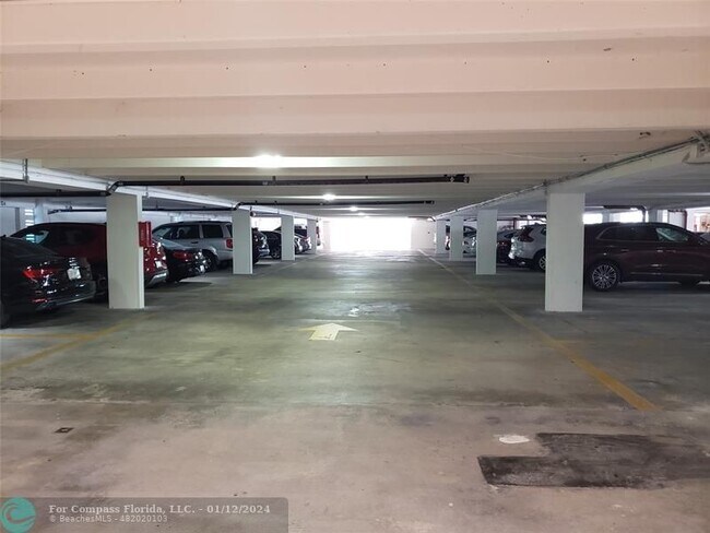 Building Photo - 511 Bayshore Dr