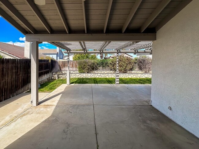 Building Photo - Single family home in Menifee!