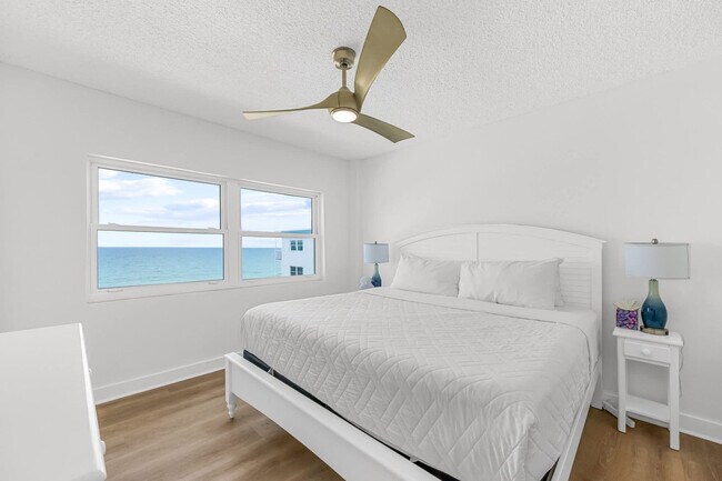 Building Photo - 205 Jimmy Buffett Mem Hwy