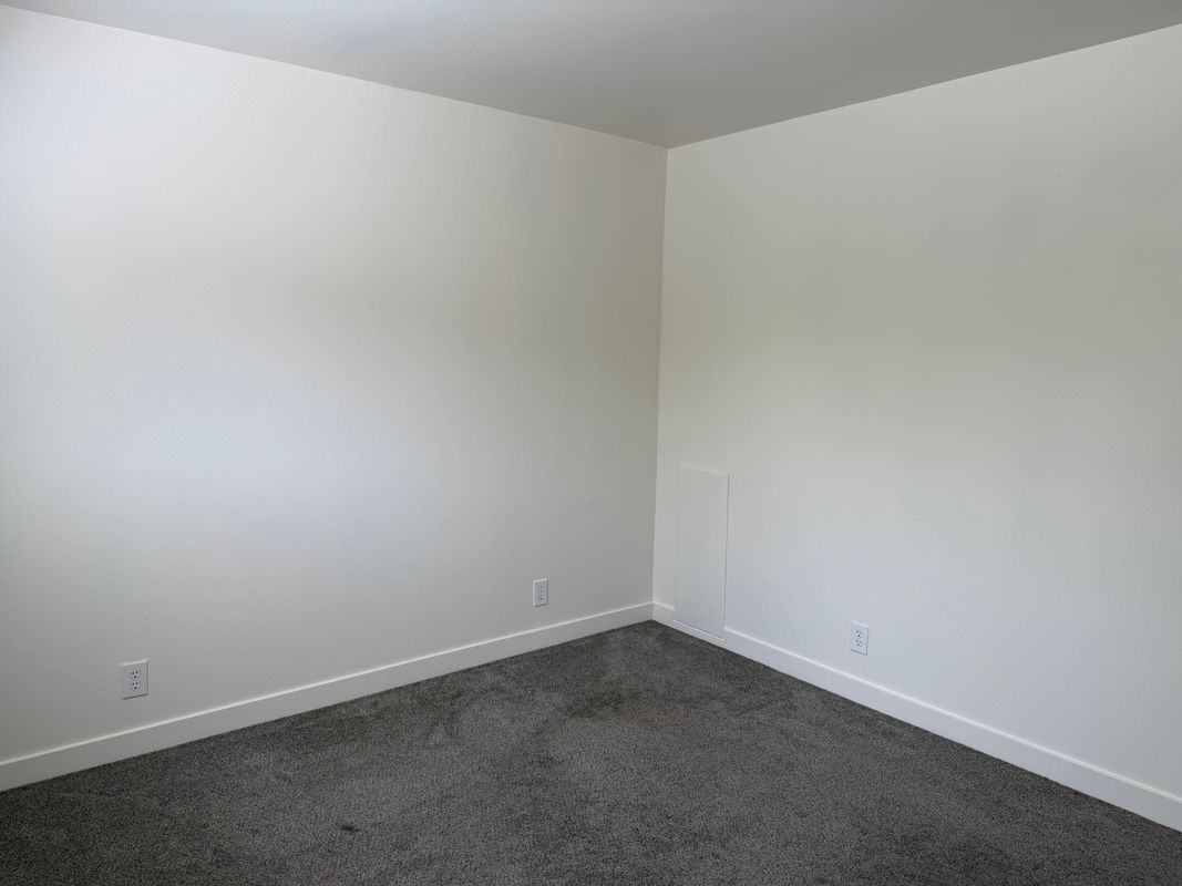 Building Photo - 81 W 300 N