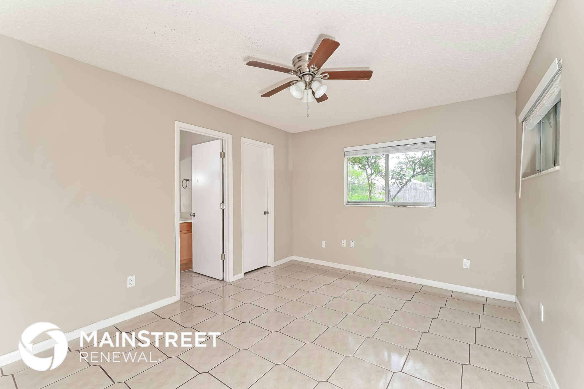 Building Photo - 2549 Brampton Ct