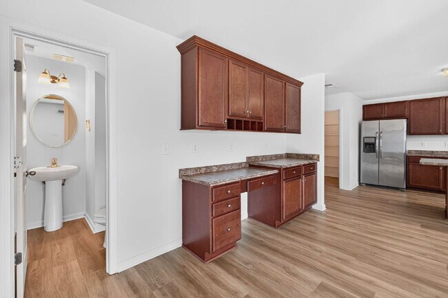 Building Photo - Expansive 4-bedroom, 3.5-bathroom single-family home boasts 3,150 sq. ft.