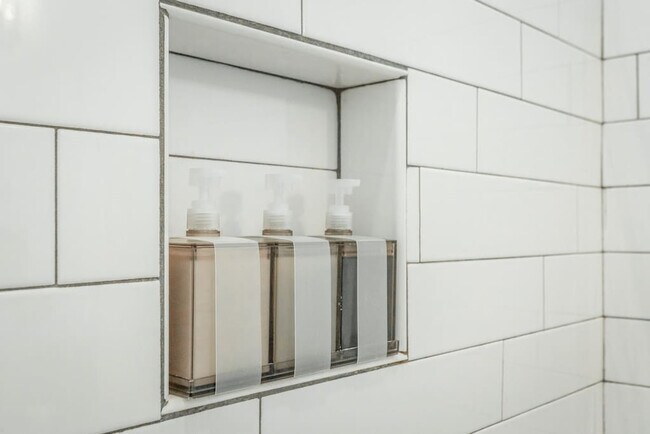 Building Photo - 1494 Madison St