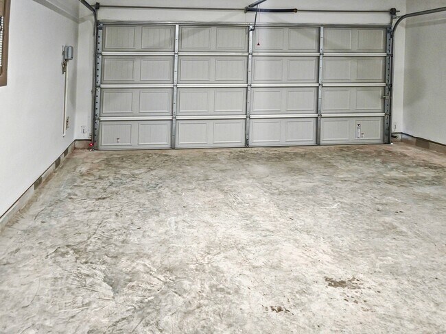 Building Photo - 6323 Laguna Terra Dr