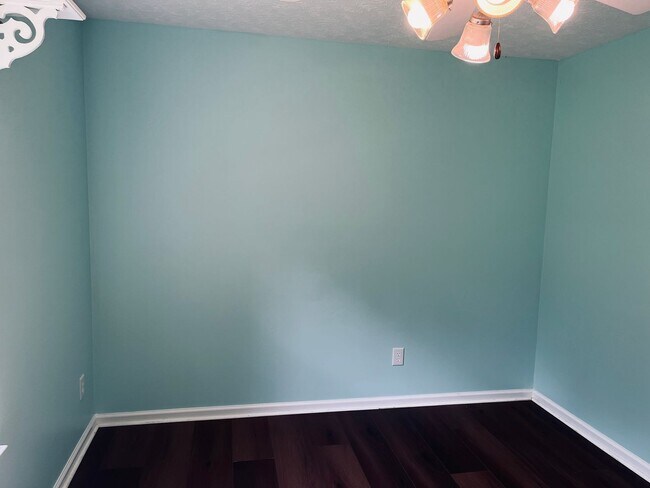 Building Photo - Wow! 3 bedroom 2 bathroom in Senoia. Must ...