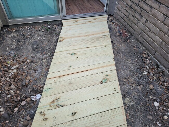 Building Photo - 13839 Walnut Hollow Ln