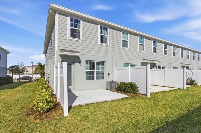 Building Photo - 4740 Old Blush St