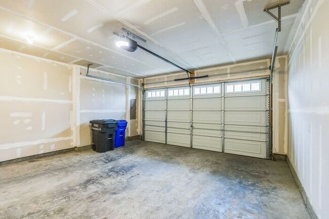 Building Photo - 9582 Killenney Pl