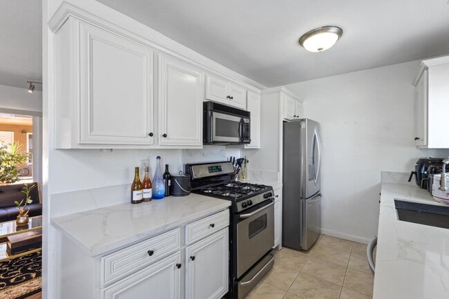 Building Photo - 5510 Adelaide Ave