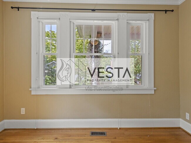 Building Photo - 3 Grace Ave