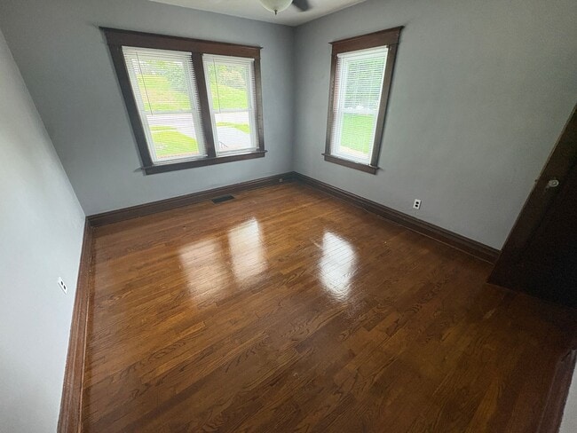 Building Photo - Charming & Updated 3BR Home with Huge Yard & Storage