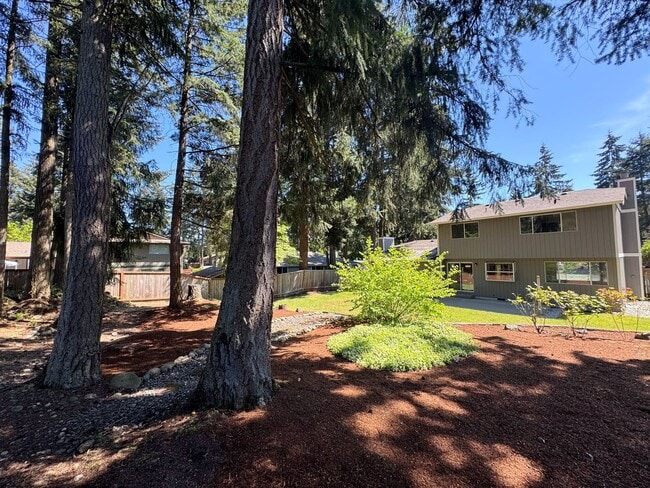 Building Photo - Charming 3-Bedroom Home in Desirable Gem Heights