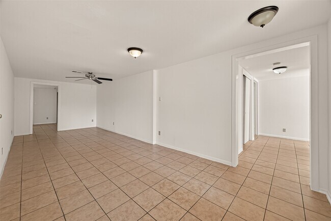 Building Photo - 6426 Mobud Dr