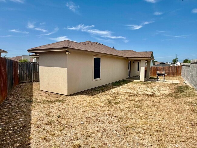 Building Photo - 5310 Hacienda Ln