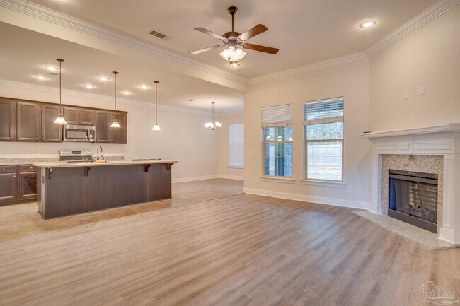 Building Photo - 4865 Spears St