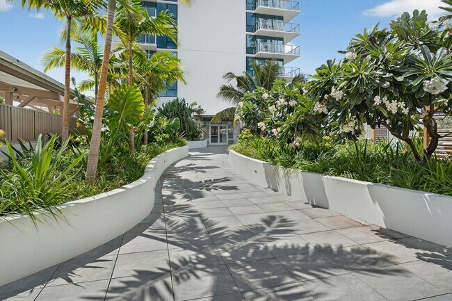 Building Photo - 1500 Rycroft St