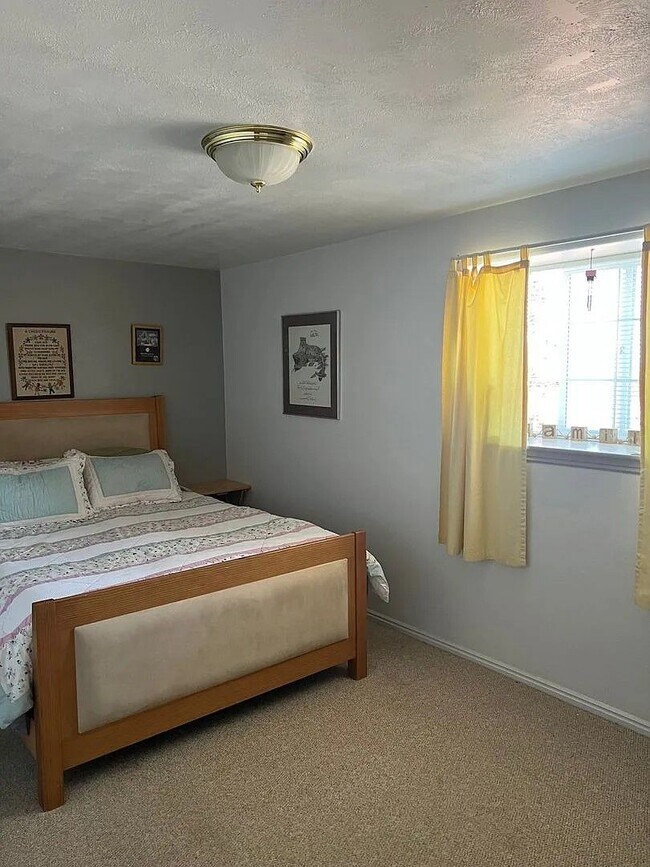 Building Photo - 2167 Cedar Hills Dr