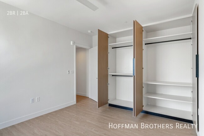 Building Photo - 3688 Overland Ave