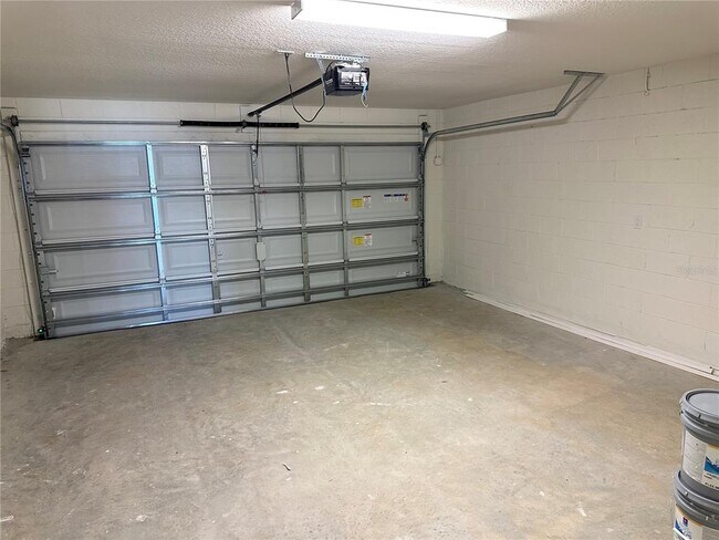 Building Photo - 1615 Eucalyptus Wy