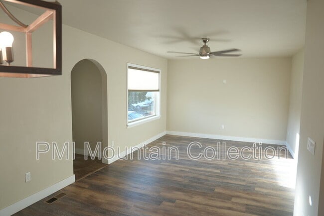 Building Photo - 249 S 400 E