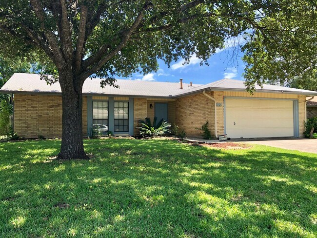 Building Photo - 6726 Country Field Dr