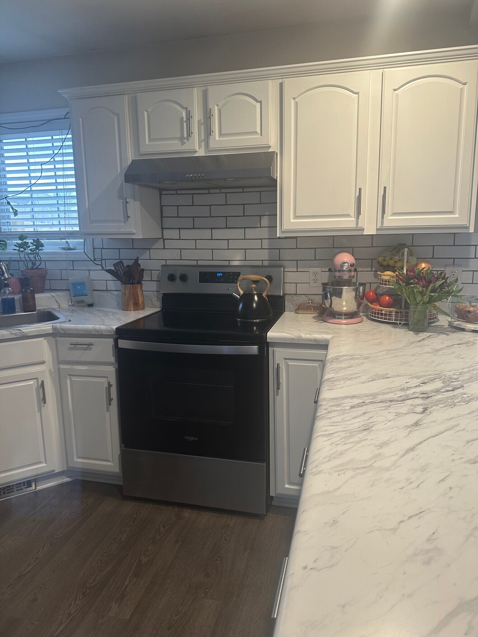 Building Photo - 9527 Acacia Psge