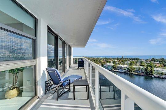 Building Photo - 20515 E Country Club Dr