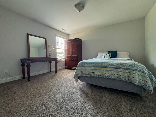 Building Photo - Stunning 4 Bed 2.5 Bath Home in Cameron with Fenced Yard