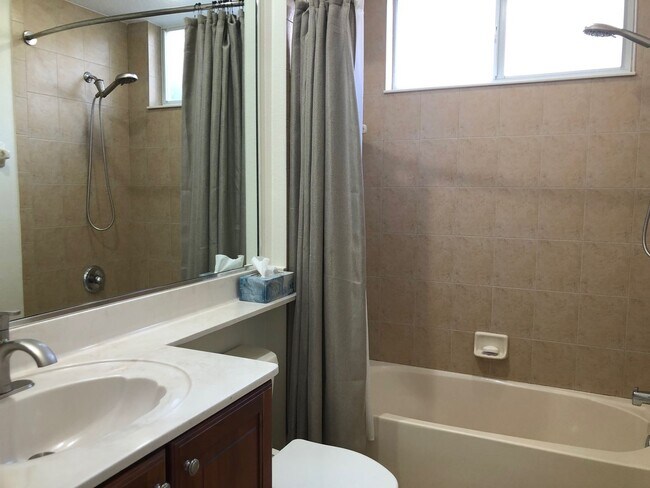 Building Photo - Osprey, FL 4BR/3BA Single Family Pool Home