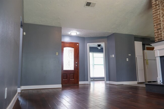 Building Photo - 11406 Greens Ct