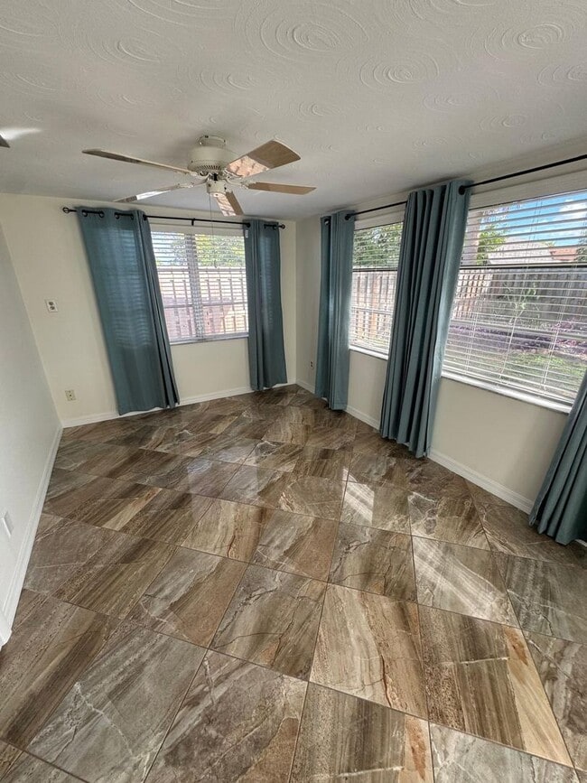 Building Photo - Charming 2–3 Bedroom Home in Holiday, FL!