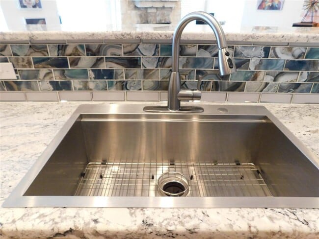 Building Photo - 424 Shayla Ln