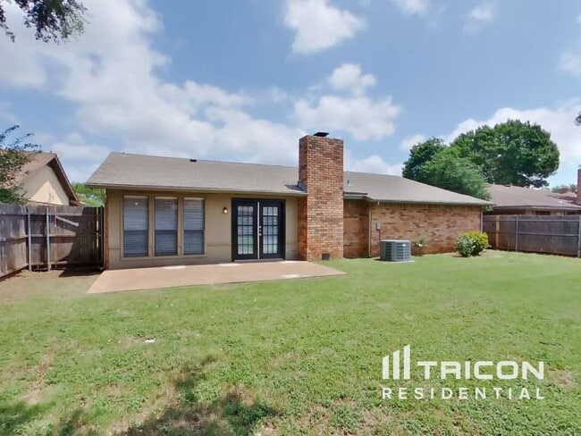 Building Photo - 2813 Whitehurst Dr