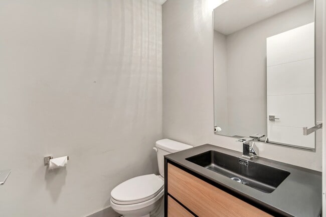 Building Photo - 7033 S 300 E