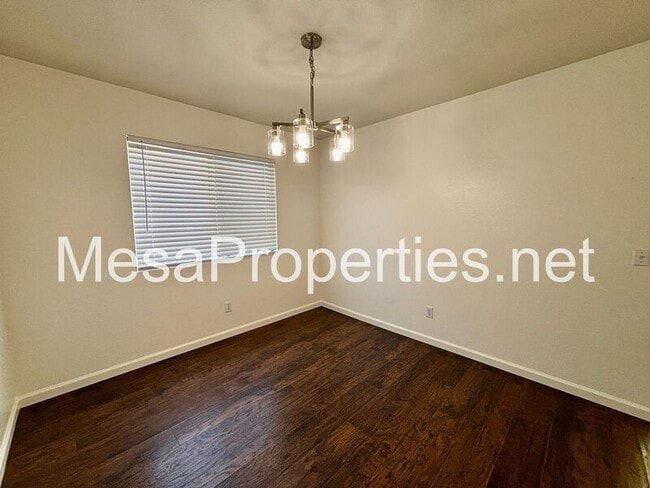 Building Photo - 13539 Merry Oaks St