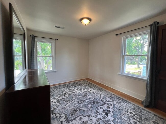 Building Photo - 66 Jackson St